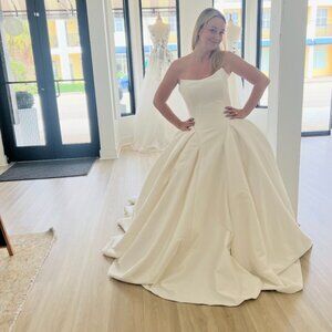 Brand New Maggie Sottero "Fortune" Wedding Gown